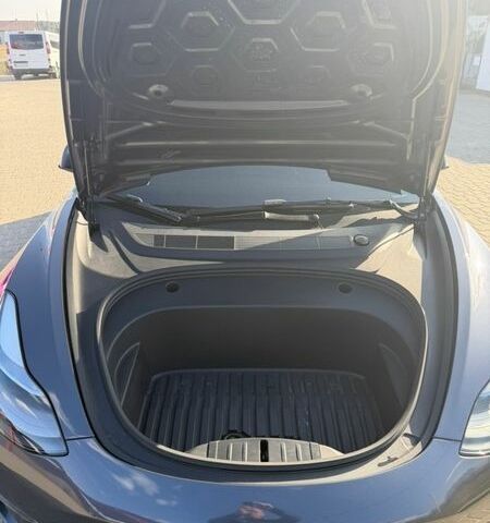 Серый Тесла Модель 3, объемом двигателя 0 л и пробегом 43 тыс. км за 19500 $, фото 9 на Automoto.ua