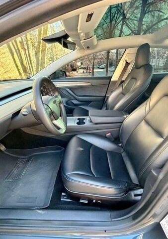 Серый Тесла Модель 3, объемом двигателя 0 л и пробегом 53 тыс. км за 20500 $, фото 14 на Automoto.ua