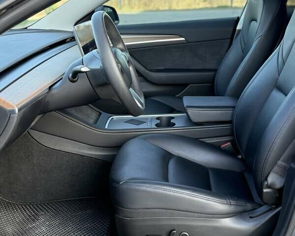 Сірий Тесла Модель 3, об'ємом двигуна 0 л та пробігом 90 тис. км за 21999 $, фото 42 на Automoto.ua