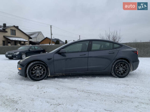 Серый Тесла Модель 3, объемом двигателя 0 л и пробегом 52 тыс. км за 22800 $, фото 4 на Automoto.ua