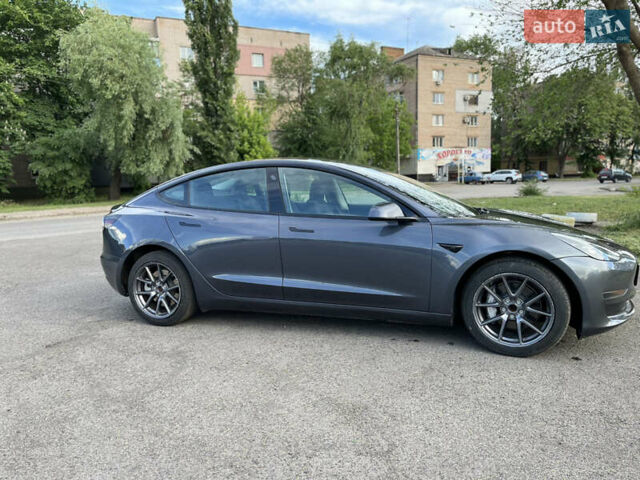Серый Тесла Модель 3, объемом двигателя 0 л и пробегом 10 тыс. км за 20400 $, фото 5 на Automoto.ua