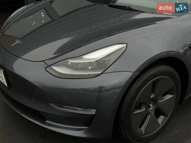 Серый Тесла Модель 3, объемом двигателя 0 л и пробегом 4 тыс. км за 20793 $, фото 40 на Automoto.ua