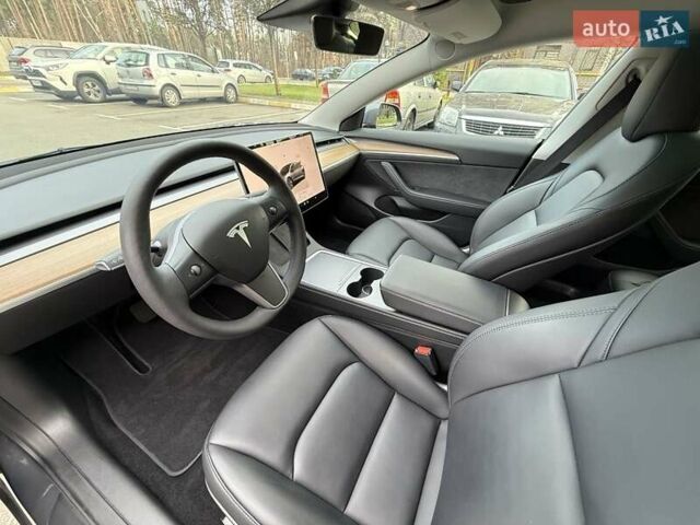 Серый Тесла Модель 3, объемом двигателя 0 л и пробегом 45 тыс. км за 24999 $, фото 8 на Automoto.ua