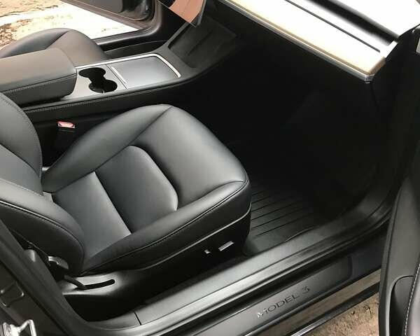 Сірий Тесла Модель 3, об'ємом двигуна 0 л та пробігом 8 тис. км за 20500 $, фото 15 на Automoto.ua