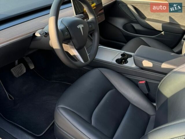 Сірий Тесла Модель 3, об'ємом двигуна 0 л та пробігом 28 тис. км за 23200 $, фото 4 на Automoto.ua