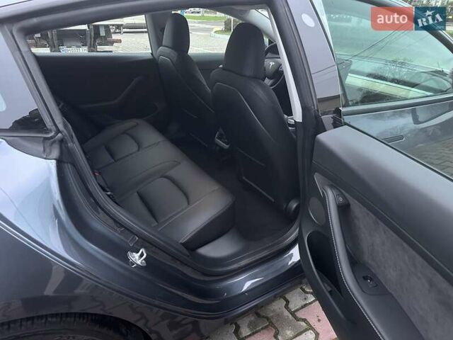 Серый Тесла Модель 3, объемом двигателя 0 л и пробегом 10 тыс. км за 21500 $, фото 20 на Automoto.ua