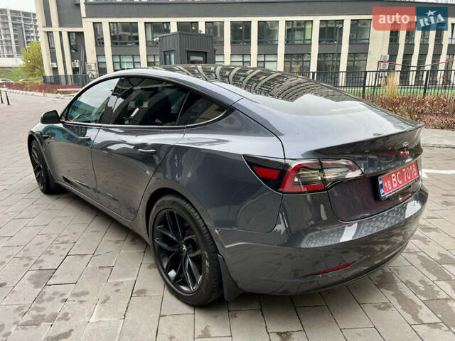 Серый Тесла Модель 3, объемом двигателя 0 л и пробегом 130 тыс. км за 22500 $, фото 5 на Automoto.ua