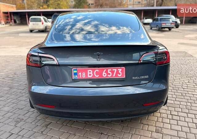 Серый Тесла Модель 3, объемом двигателя 0 л и пробегом 38 тыс. км за 25750 $, фото 2 на Automoto.ua