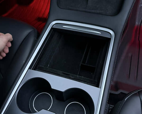 Сірий Тесла Модель 3, об'ємом двигуна 0 л та пробігом 49 тис. км за 22500 $, фото 18 на Automoto.ua