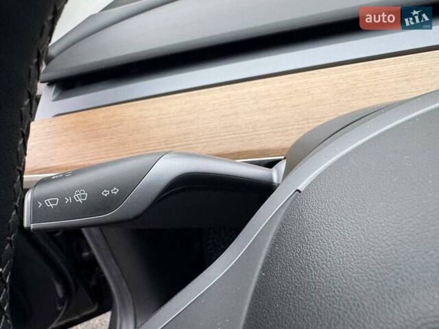 Серый Тесла Модель 3, объемом двигателя 0 л и пробегом 49 тыс. км за 24200 $, фото 25 на Automoto.ua