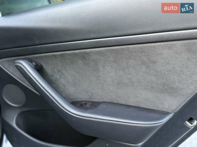 Сірий Тесла Модель 3, об'ємом двигуна 0 л та пробігом 92 тис. км за 21800 $, фото 67 на Automoto.ua