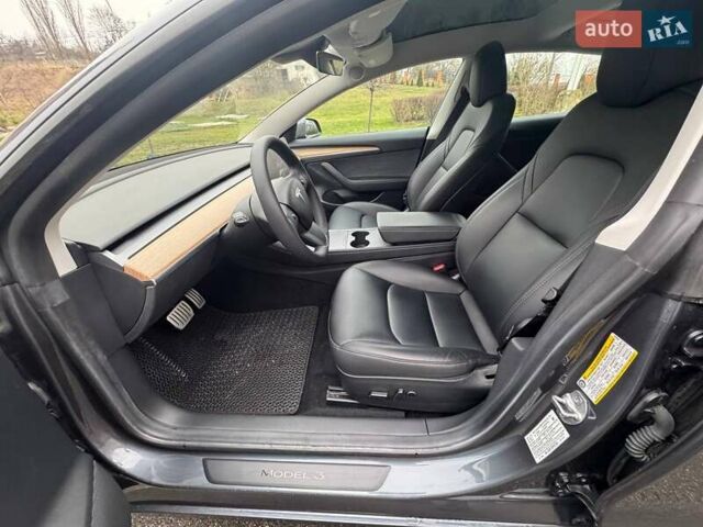Серый Тесла Модель 3, объемом двигателя 0 л и пробегом 49 тыс. км за 24200 $, фото 24 на Automoto.ua
