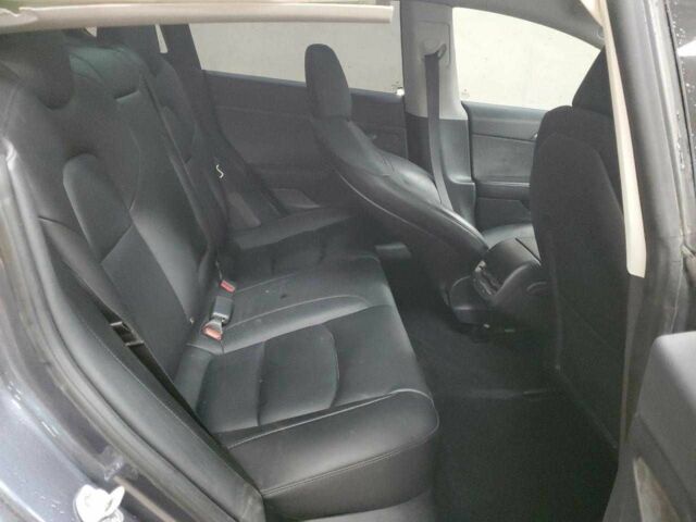 Серый Тесла Модель 3, объемом двигателя 0 л и пробегом 52 тыс. км за 7900 $, фото 9 на Automoto.ua