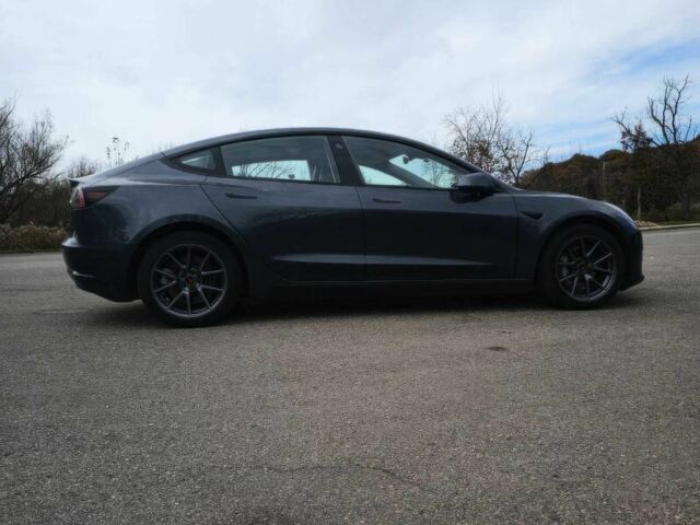 Серый Тесла Модель 3, объемом двигателя 0 л и пробегом 23 тыс. км за 18400 $, фото 3 на Automoto.ua