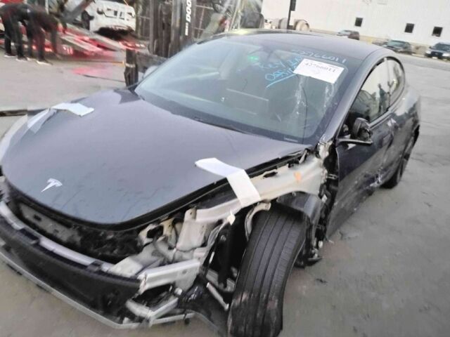 Сірий Тесла Модель 3, об'ємом двигуна 0 л та пробігом 6 тис. км за 18000 $, фото 7 на Automoto.ua