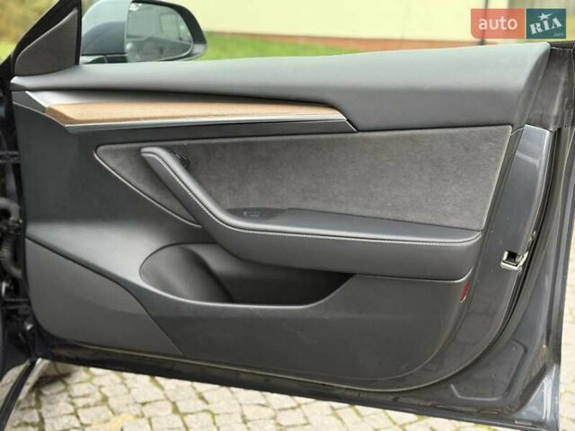 Сірий Тесла Модель 3, об'ємом двигуна 0 л та пробігом 44 тис. км за 20499 $, фото 65 на Automoto.ua