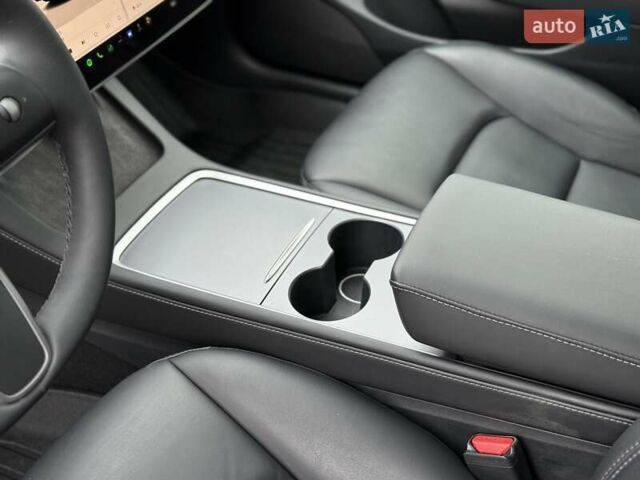 Сірий Тесла Модель 3, об'ємом двигуна 0 л та пробігом 44 тис. км за 20499 $, фото 52 на Automoto.ua