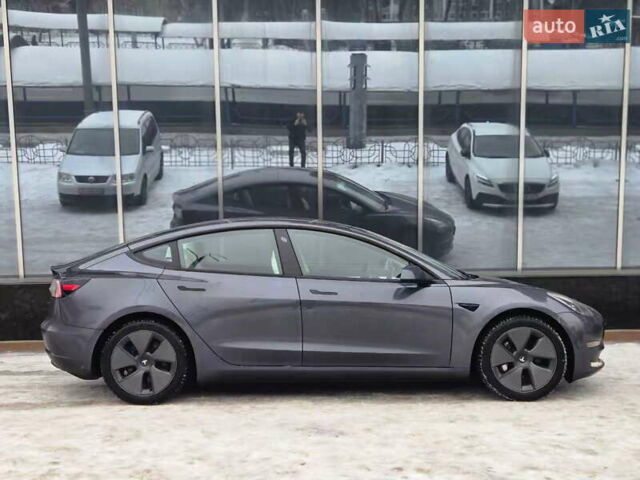 Серый Тесла Модель 3, объемом двигателя 0 л и пробегом 28 тыс. км за 24900 $, фото 6 на Automoto.ua
