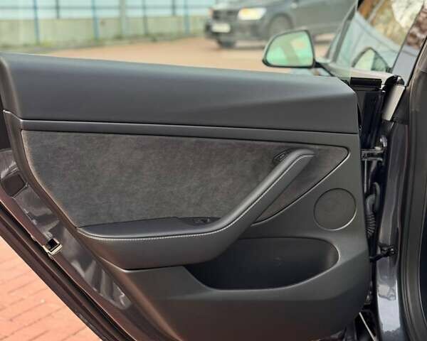 Сірий Тесла Модель 3, об'ємом двигуна 0 л та пробігом 16 тис. км за 26000 $, фото 18 на Automoto.ua