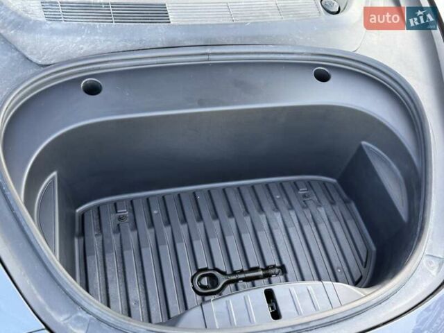 Сірий Тесла Модель 3, об'ємом двигуна 0 л та пробігом 90 тис. км за 21999 $, фото 87 на Automoto.ua