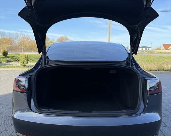 Сірий Тесла Модель 3, об'ємом двигуна 0 л та пробігом 92 тис. км за 21800 $, фото 78 на Automoto.ua