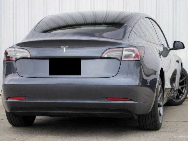 Серый Тесла Модель 3, объемом двигателя 0 л и пробегом 19 тыс. км за 13000 $, фото 4 на Automoto.ua