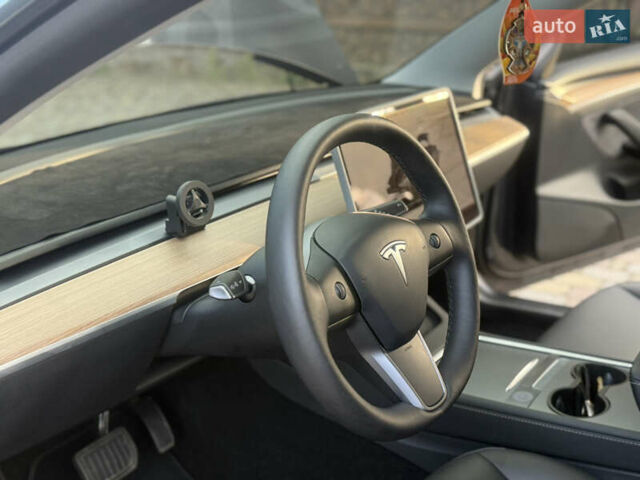Серый Тесла Модель 3, объемом двигателя 0 л и пробегом 32 тыс. км за 29500 $, фото 15 на Automoto.ua