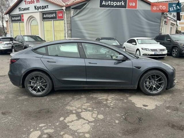 Серый Тесла Модель 3, объемом двигателя 0 л и пробегом 39 тыс. км за 23290 $, фото 4 на Automoto.ua