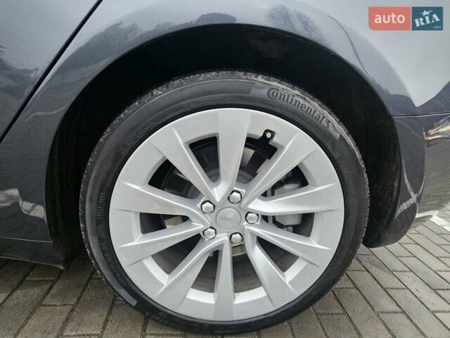 Серый Тесла Модель 3, объемом двигателя 0 л и пробегом 39 тыс. км за 22550 $, фото 25 на Automoto.ua