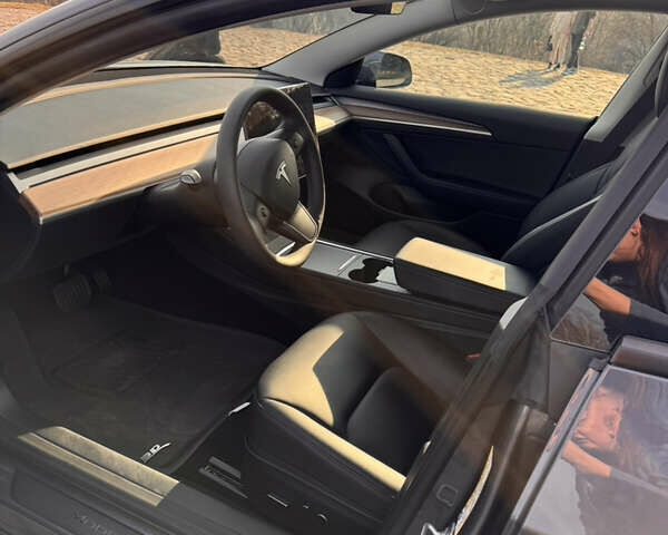 Сірий Тесла Модель 3, об'ємом двигуна 0 л та пробігом 4 тис. км за 24300 $, фото 12 на Automoto.ua