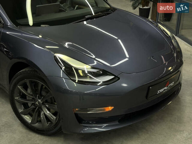 Серый Тесла Модель 3, объемом двигателя 0 л и пробегом 88 тыс. км за 20900 $, фото 2 на Automoto.ua