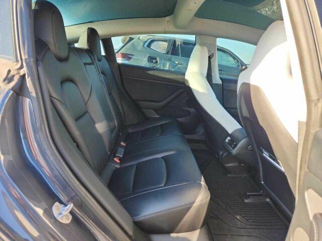 Сірий Тесла Модель 3, об'ємом двигуна 0 л та пробігом 29 тис. км за 9000 $, фото 9 на Automoto.ua