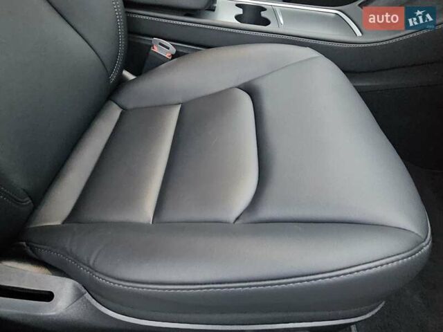 Серый Тесла Модель 3, объемом двигателя 0 л и пробегом 39 тыс. км за 22550 $, фото 14 на Automoto.ua