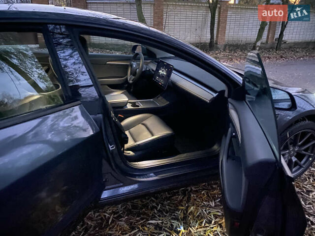 Серый Тесла Модель 3, объемом двигателя 0 л и пробегом 38 тыс. км за 25000 $, фото 5 на Automoto.ua