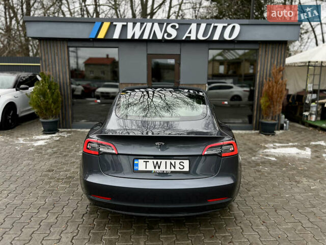 Серый Тесла Модель 3, объемом двигателя 0 л и пробегом 22 тыс. км за 24900 $, фото 20 на Automoto.ua