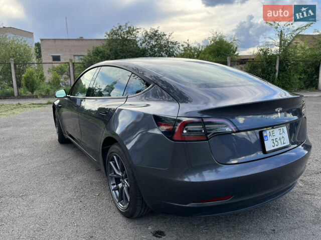 Серый Тесла Модель 3, объемом двигателя 0 л и пробегом 10 тыс. км за 20400 $, фото 9 на Automoto.ua