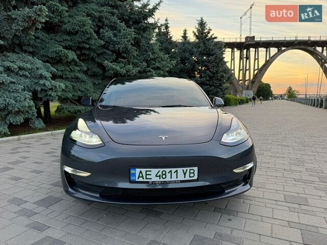 Серый Тесла Модель 3, объемом двигателя 0 л и пробегом 86 тыс. км за 23200 $, фото 1 на Automoto.ua