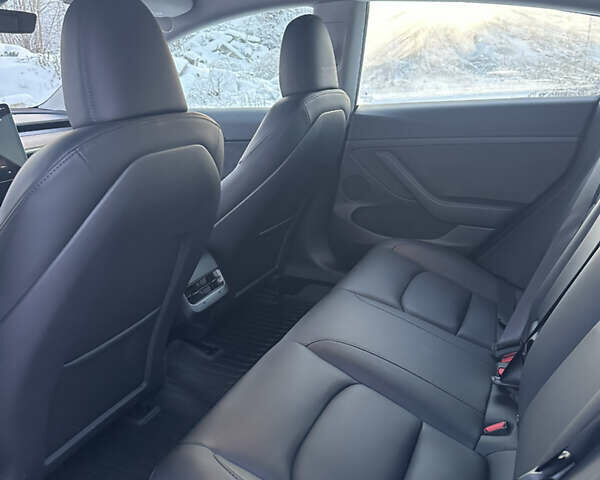 Серый Тесла Модель 3, объемом двигателя 0 л и пробегом 34 тыс. км за 20800 $, фото 22 на Automoto.ua