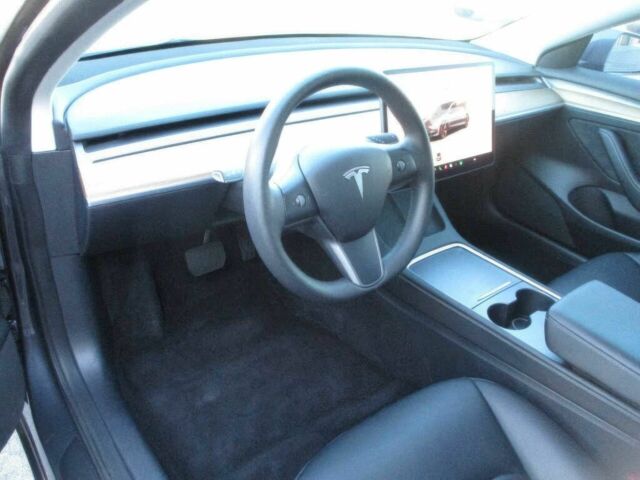 Серый Тесла Модель 3, объемом двигателя 0 л и пробегом 21 тыс. км за 10600 $, фото 9 на Automoto.ua