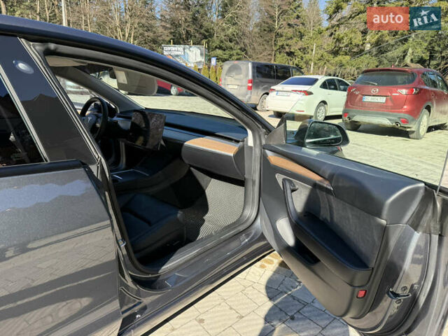 Серый Тесла Модель 3, объемом двигателя 0 л и пробегом 42 тыс. км за 19800 $, фото 30 на Automoto.ua