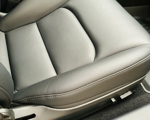 Сірий Тесла Модель 3, об'ємом двигуна 0 л та пробігом 32 тис. км за 21500 $, фото 12 на Automoto.ua