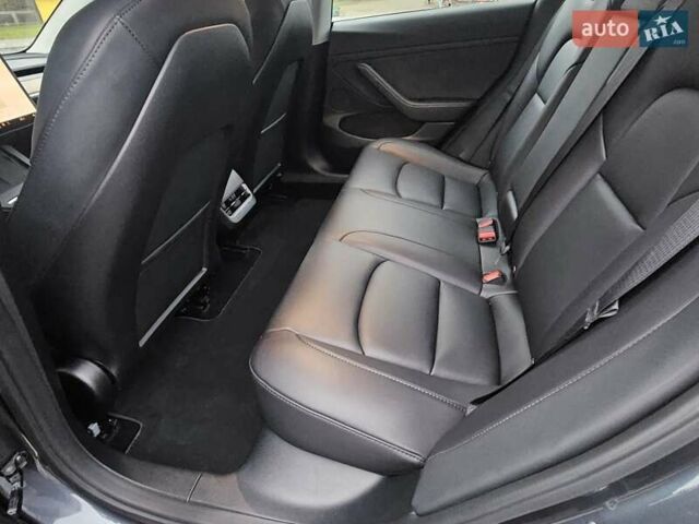 Серый Тесла Модель 3, объемом двигателя 0 л и пробегом 39 тыс. км за 22550 $, фото 16 на Automoto.ua