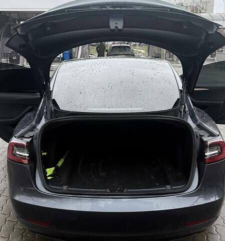 Серый Тесла Модель 3, объемом двигателя 0 л и пробегом 31 тыс. км за 17999 $, фото 14 на Automoto.ua