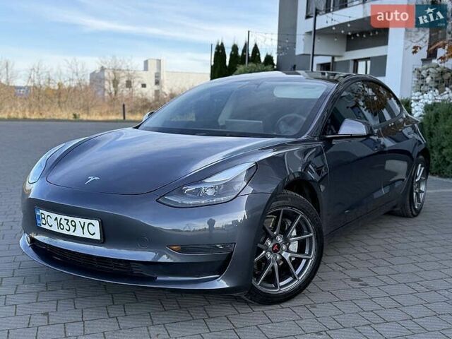 Серый Тесла Модель 3, объемом двигателя 0 л и пробегом 100 тыс. км за 18000 $, фото 1 на Automoto.ua