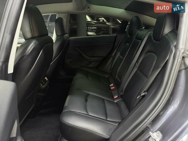 Серый Тесла Модель 3, объемом двигателя 0 л и пробегом 88 тыс. км за 20900 $, фото 21 на Automoto.ua