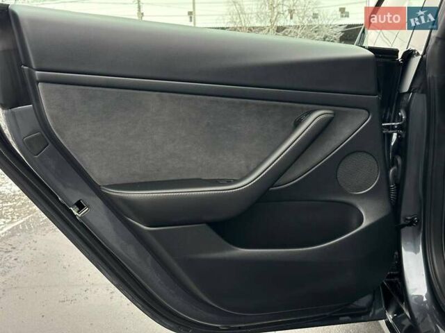 Серый Тесла Модель 3, объемом двигателя 0 л и пробегом 4 тыс. км за 20793 $, фото 24 на Automoto.ua