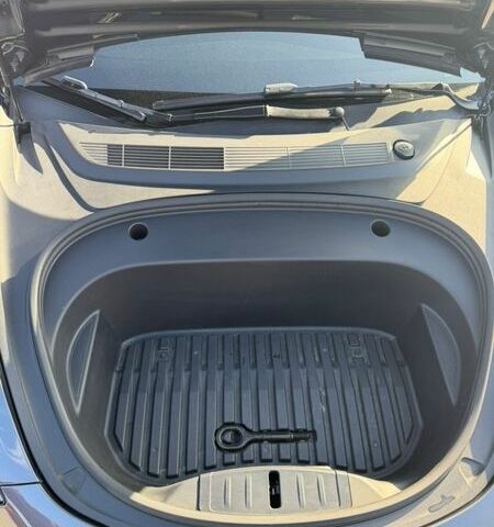 Серый Тесла Модель 3, объемом двигателя 0 л и пробегом 43 тыс. км за 19500 $, фото 12 на Automoto.ua