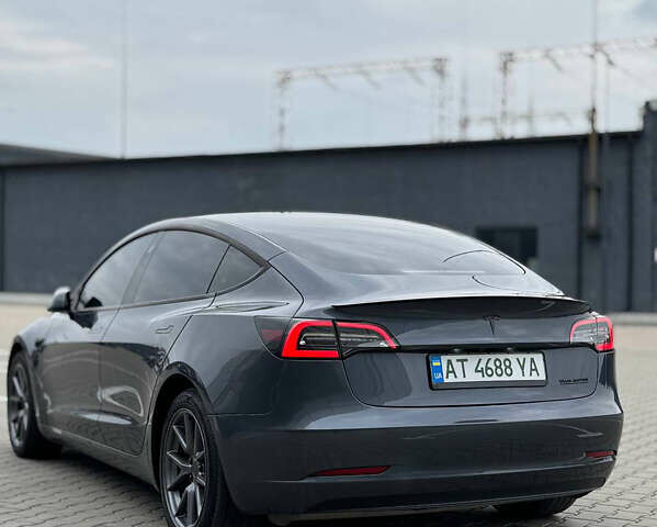 Серый Тесла Модель 3, объемом двигателя 0 л и пробегом 52 тыс. км за 24000 $, фото 4 на Automoto.ua