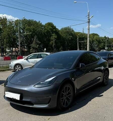 Серый Тесла Модель 3, объемом двигателя 0 л и пробегом 27 тыс. км за 20500 $, фото 2 на Automoto.ua
