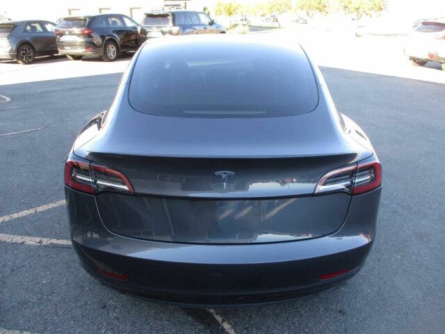 Серый Тесла Модель 3, объемом двигателя 0 л и пробегом 21 тыс. км за 10600 $, фото 5 на Automoto.ua